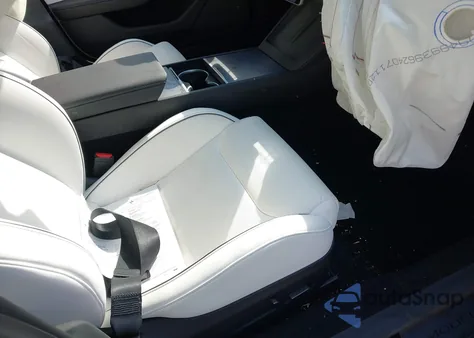 2024 Tesla Model 3 Performance All-Wheel Drive z USA, uszkodzony, nr VIN 5YJ3E1ETXRF843919